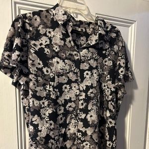 Banana Republic Women’s Blue & White Blouse Size L